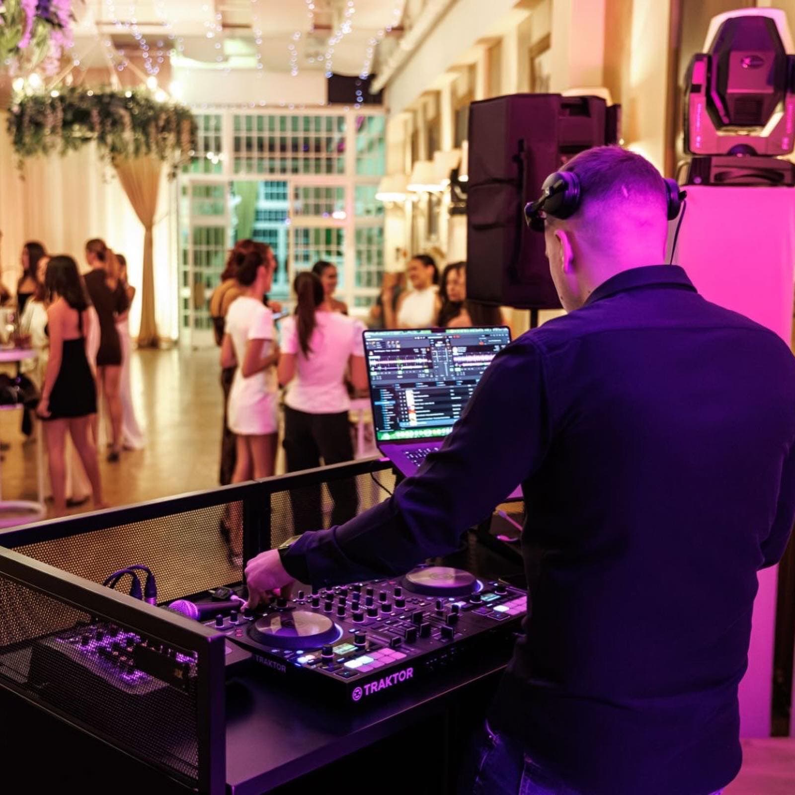DJ Yuppie za pultom